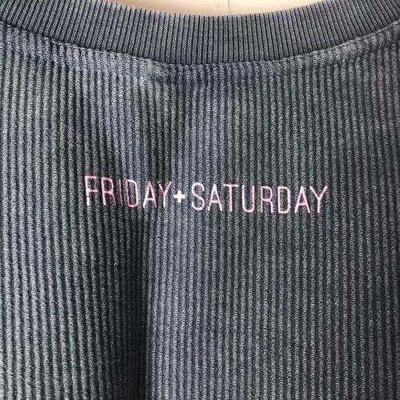 Chika-D Sweatshirt Gray “Staying In Is The New Going Out” Medium - Picture 7 of 8